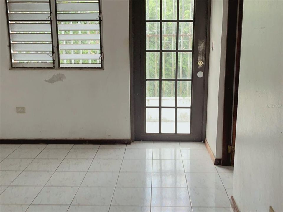 Vendido Recientemente: $115,000 (2 camas, 1 baños, 1200 Pies cuadrados)