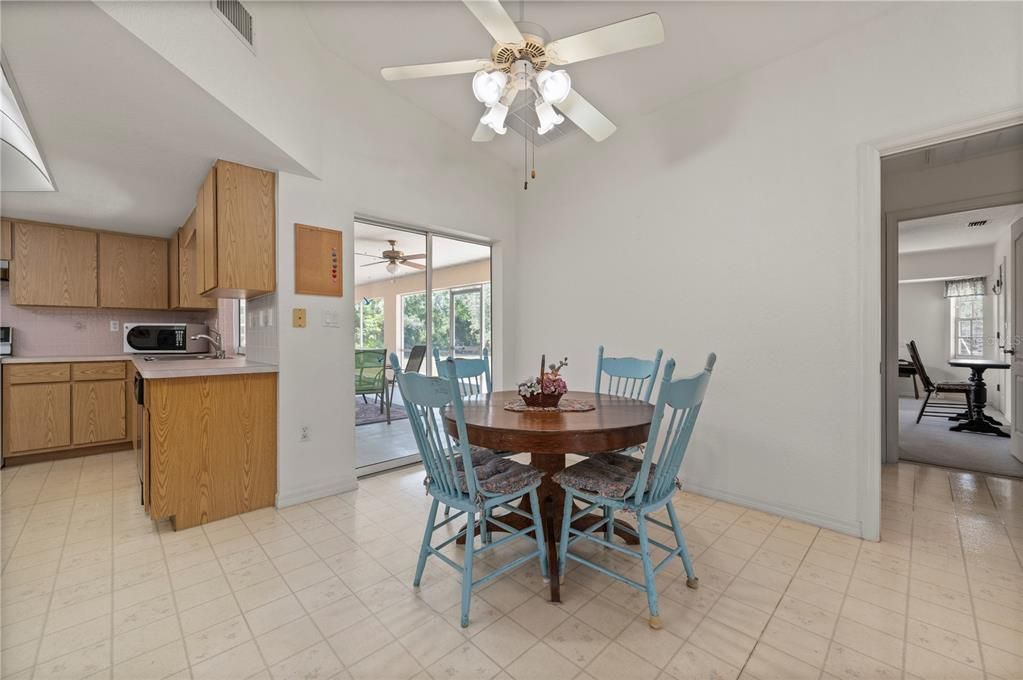 For Sale: $640,000 (3 beds, 2 baths, 2923 Square Feet)