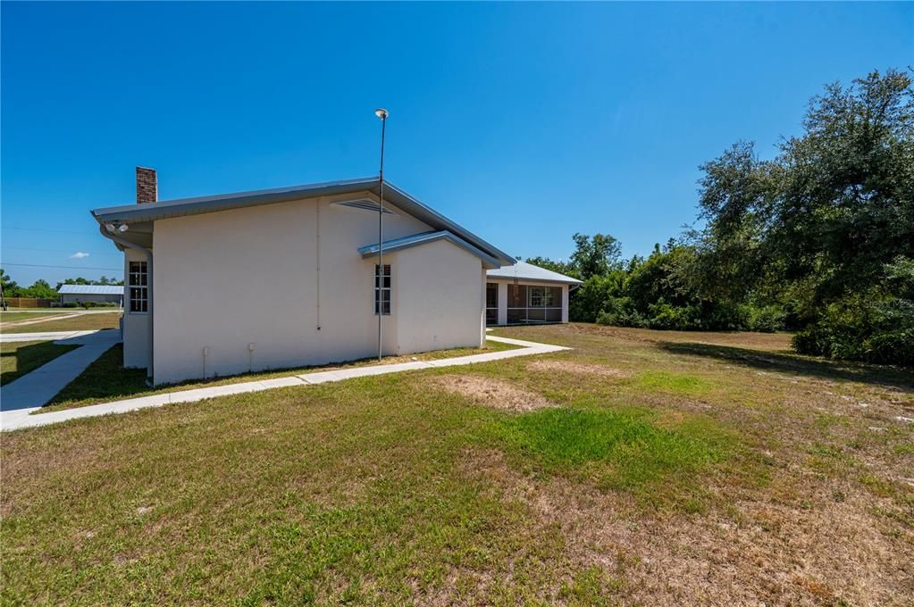 For Sale: $640,000 (3 beds, 2 baths, 2923 Square Feet)