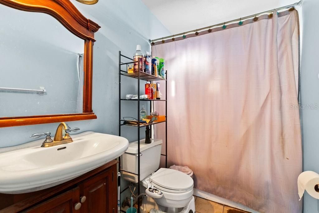 最近售出: $199,000 (3 贝兹, 1 浴室, 1352 平方英尺)