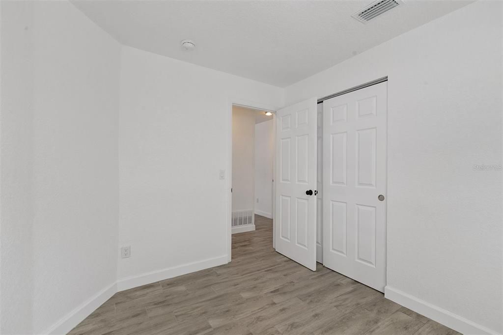 Active With Contract: $329,900 (3 beds, 2 baths, 1002 Square Feet)