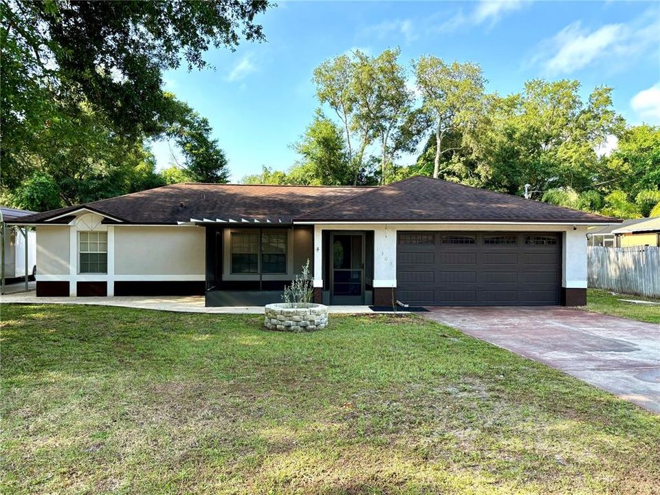 Active With Contract: $310,000 (3 beds, 2 baths, 1101 Square Feet)