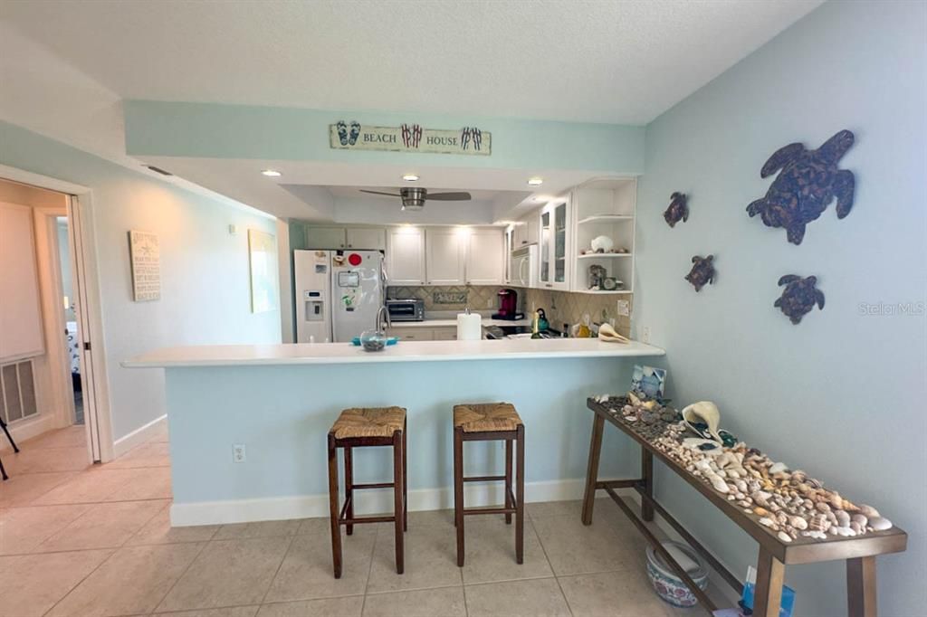 Active With Contract: $325,000 (2 beds, 2 baths, 1276 Square Feet)