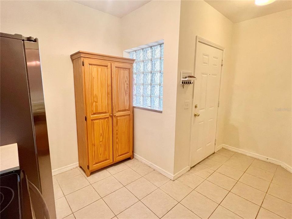 Active With Contract: $203,500 (3 beds, 2 baths, 1151 Square Feet)