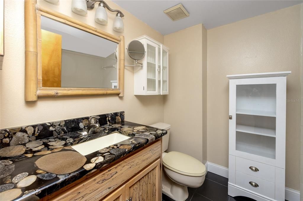 For Sale: $255,000 (1 beds, 1 baths, 920 Square Feet)