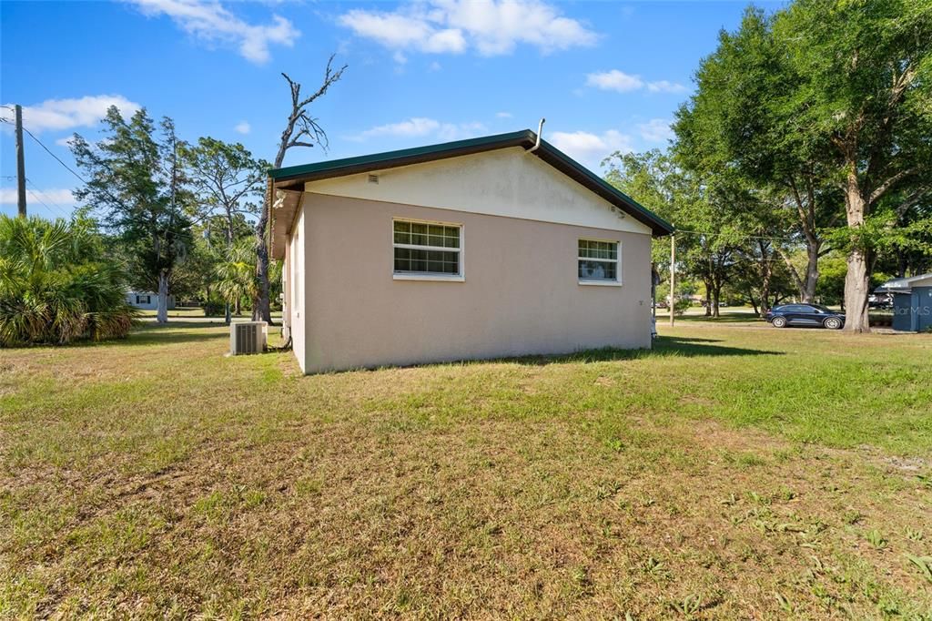 For Sale: $218,000 (2 beds, 2 baths, 832 Square Feet)