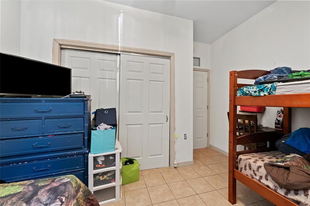 For Sale: $218,000 (2 beds, 2 baths, 832 Square Feet)