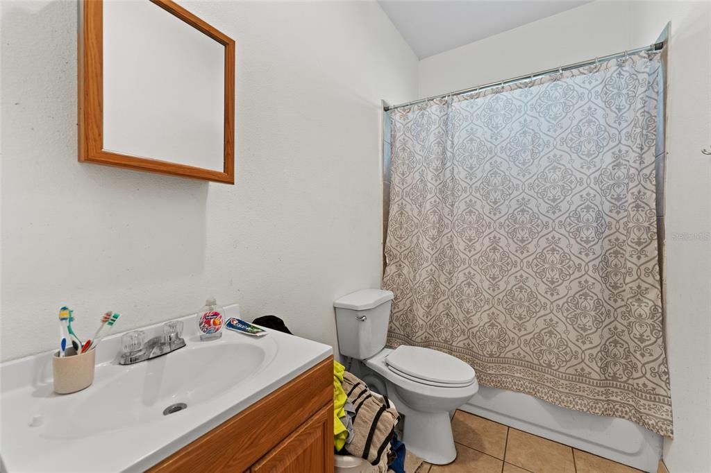 For Sale: $218,000 (2 beds, 2 baths, 832 Square Feet)