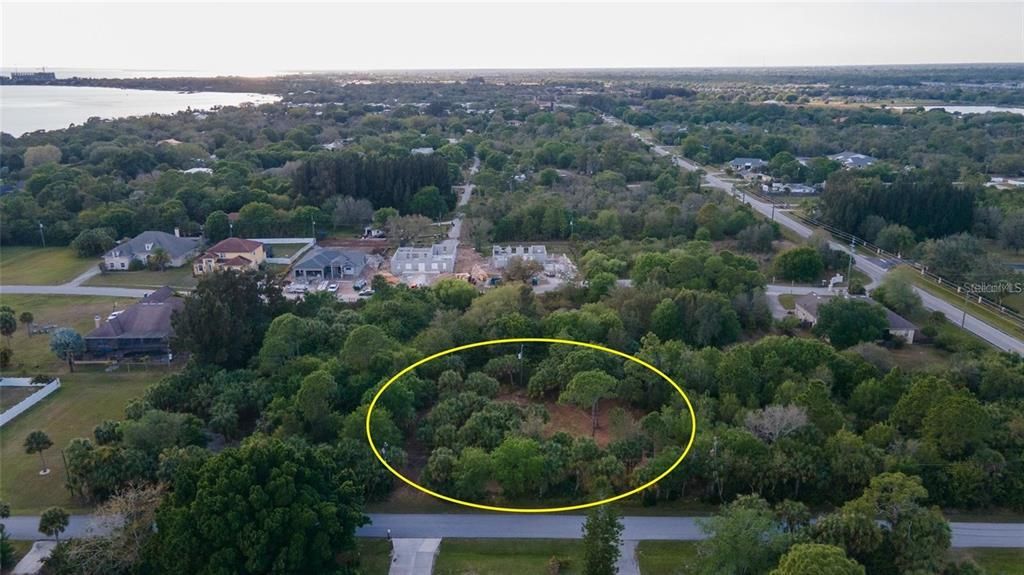 На продажу: $79,900 (0.46 acres)