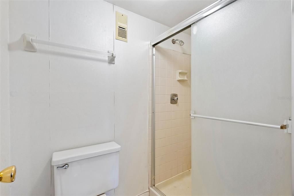 For Sale: $185,000 (2 beds, 2 baths, 960 Square Feet)