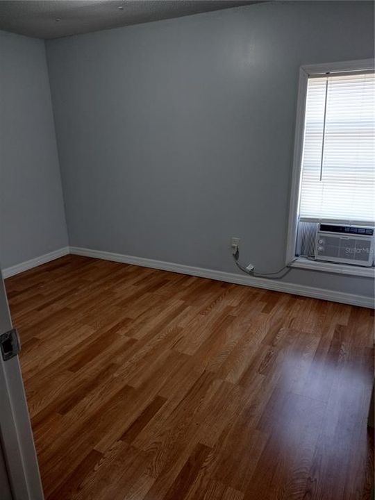 Recently Rented: $1,300 (2 beds, 1 baths, 616 Square Feet)