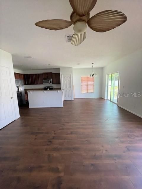 For Rent: $2,975 (5 beds, 3 baths, 2785 Square Feet)