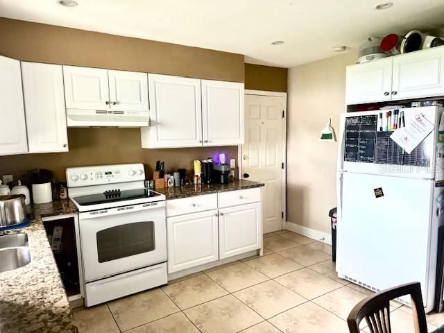 For Sale: $245,000 (2 beds, 1 baths, 1220 Square Feet)