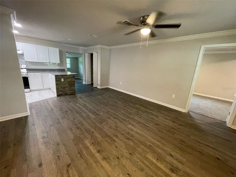 For Sale: $269,000 (4 beds, 2 baths, 1594 Square Feet)
