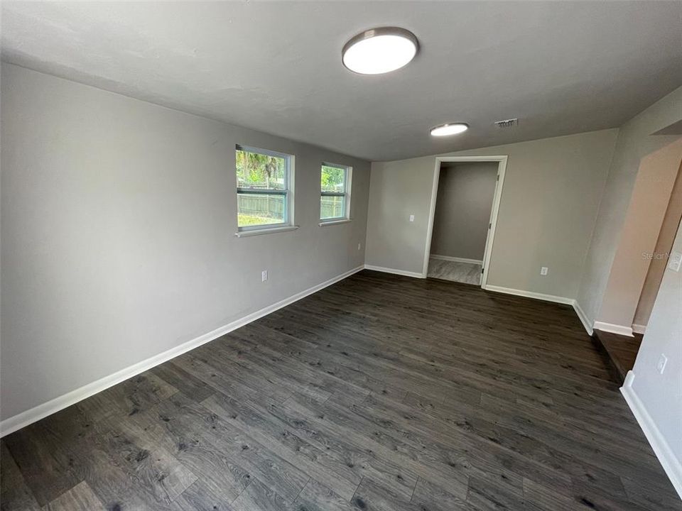 For Sale: $269,000 (4 beds, 2 baths, 1594 Square Feet)