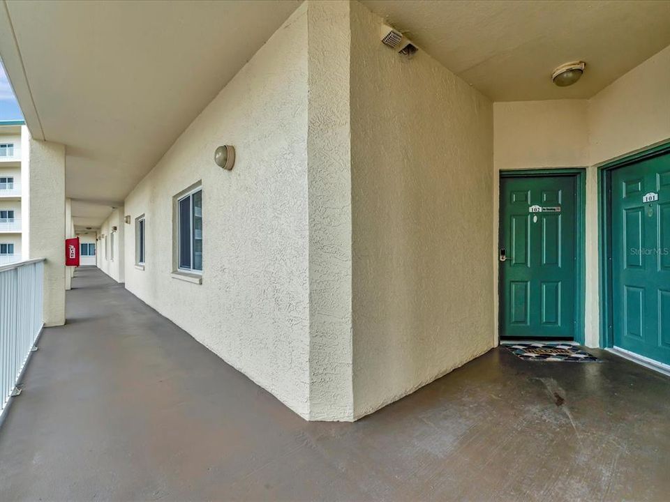 For Sale: $349,000 (1 beds, 1 baths, 506 Square Feet)