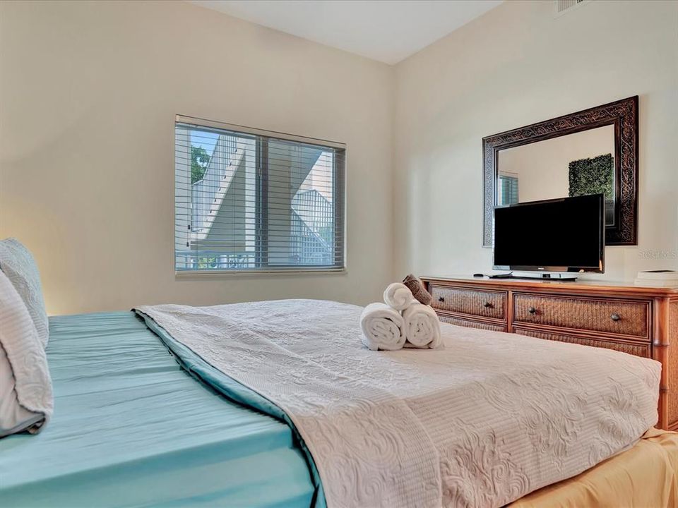 For Sale: $349,000 (1 beds, 1 baths, 506 Square Feet)