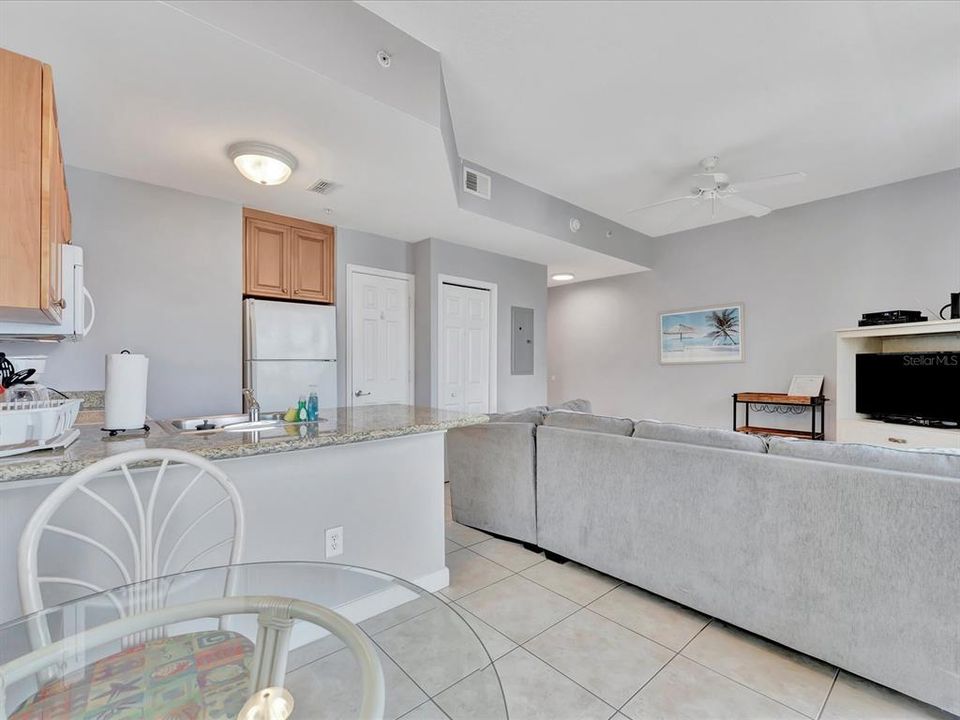 For Sale: $349,000 (1 beds, 1 baths, 506 Square Feet)