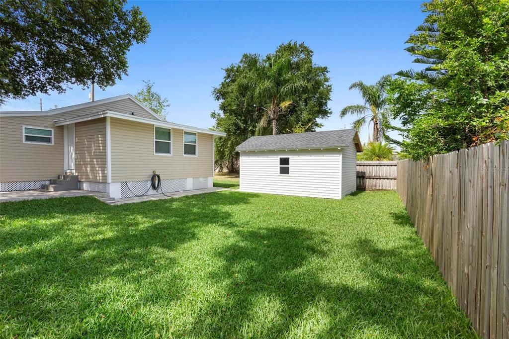 Active With Contract: $400,000 (4 beds, 2 baths, 1200 Square Feet)