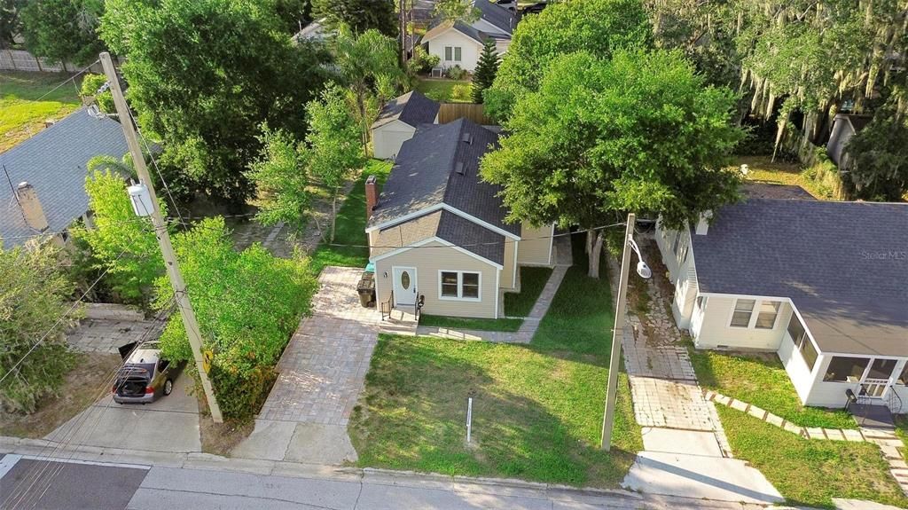 Active With Contract: $400,000 (4 beds, 2 baths, 1200 Square Feet)