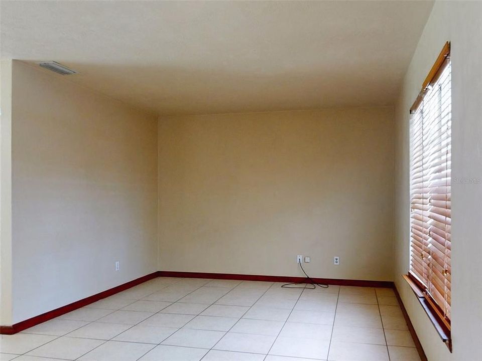 Activo con contrato: $299,900 (4 camas, 2 baños, 1520 Pies cuadrados)