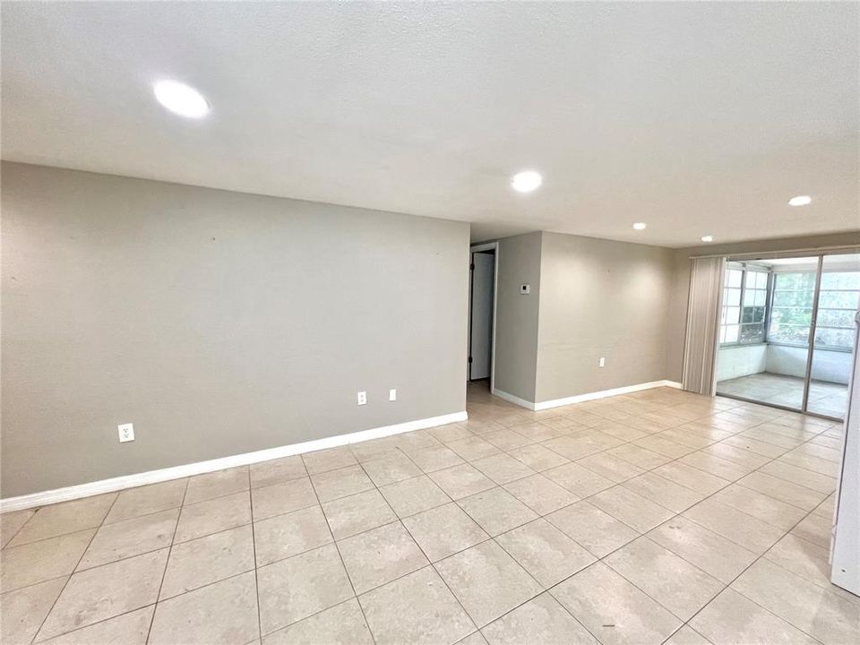 Recently Rented: $1,600 (2 beds, 2 baths, 984 Square Feet)