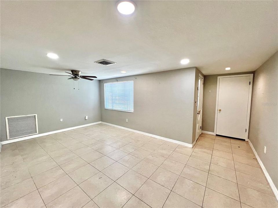 Recently Rented: $1,600 (2 beds, 2 baths, 984 Square Feet)