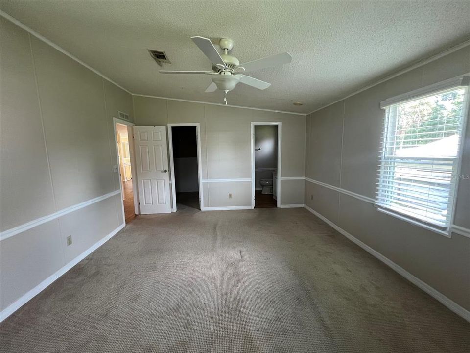 For Sale: $189,500 (2 beds, 2 baths, 1092 Square Feet)