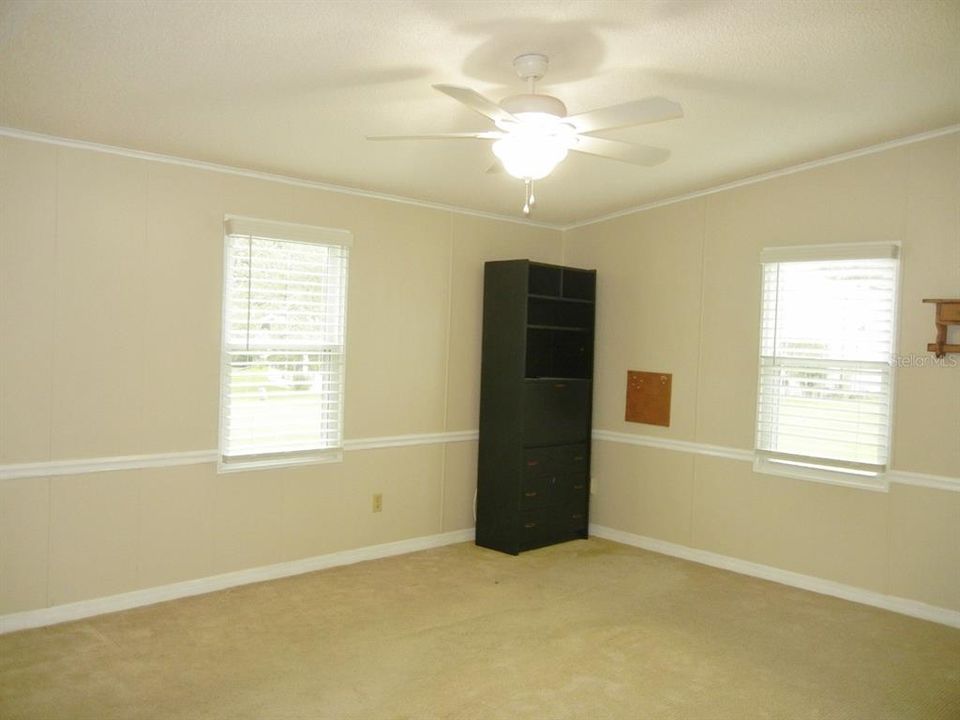 For Sale: $189,500 (2 beds, 2 baths, 1092 Square Feet)