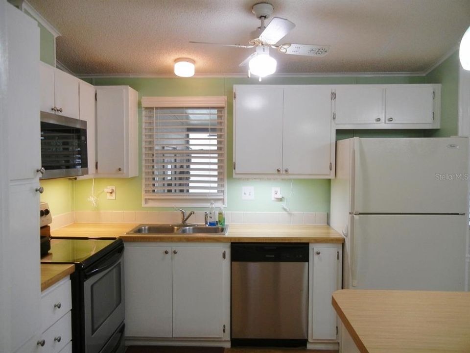 For Sale: $189,500 (2 beds, 2 baths, 1092 Square Feet)