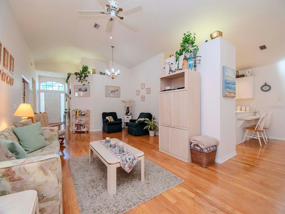 Active With Contract: $329,900 (3 beds, 2 baths, 1575 Square Feet)