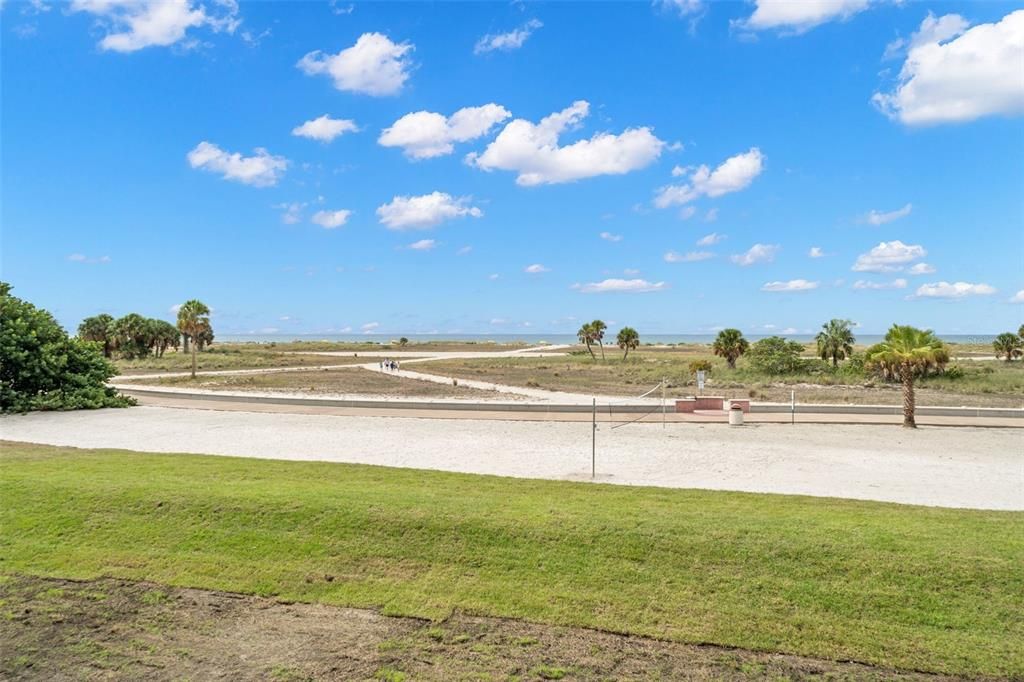 For Sale: $1,050,000 (2 beds, 2 baths, 1060 Square Feet)