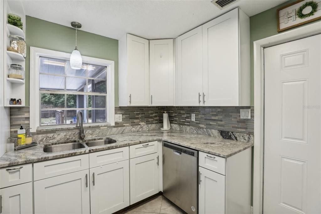 Recently Sold: $275,000 (2 beds, 2 baths, 1112 Square Feet)