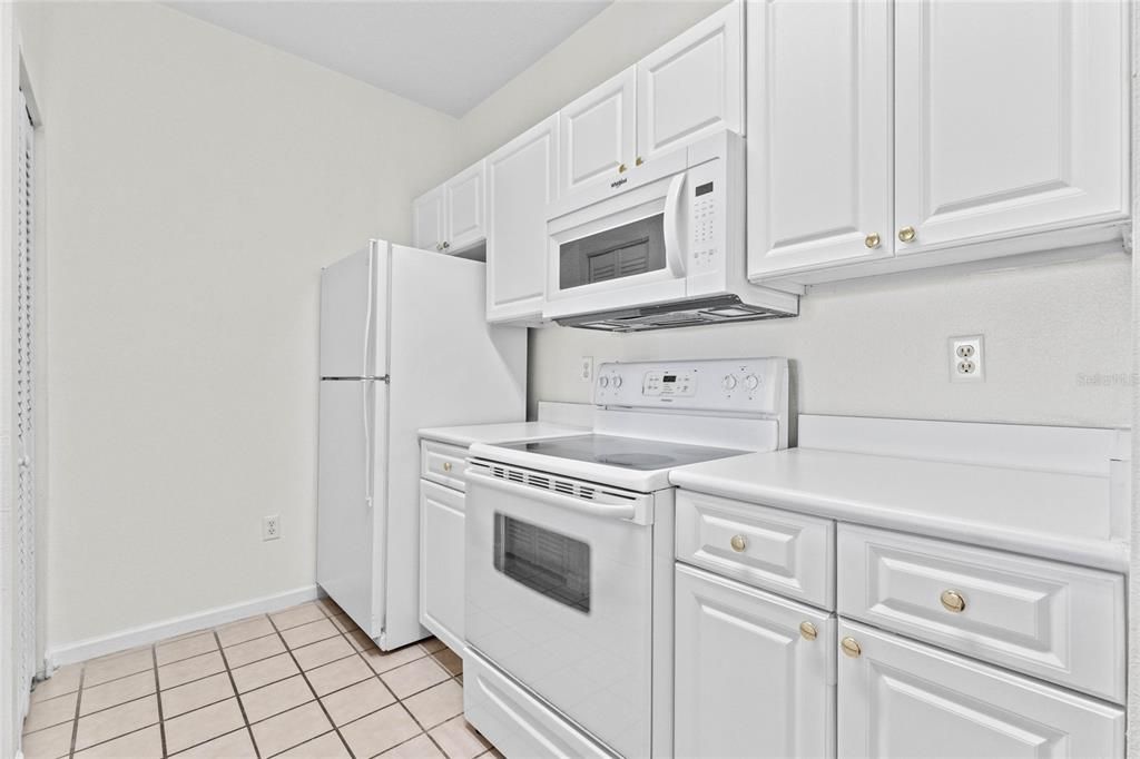 For Rent: $1,475 (1 beds, 1 baths, 753 Square Feet)