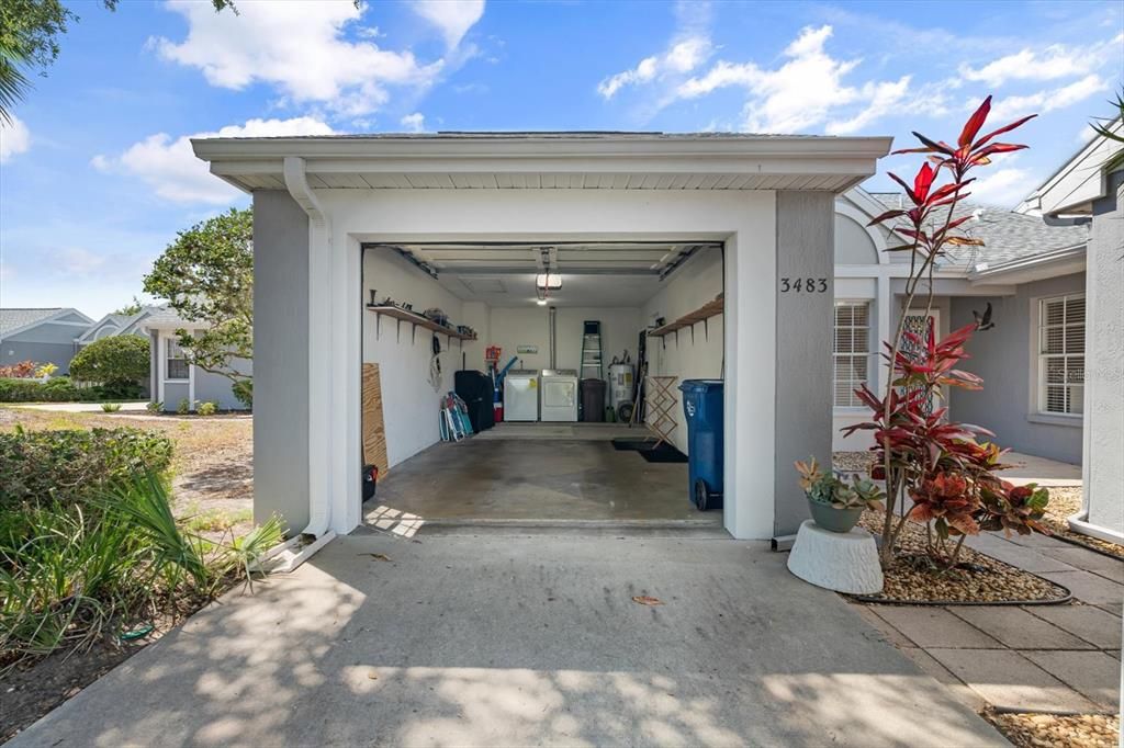 Active With Contract: $269,900 (2 beds, 2 baths, 1239 Square Feet)