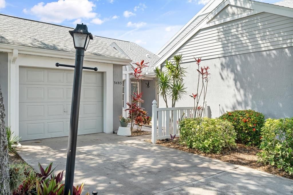 Active With Contract: $269,900 (2 beds, 2 baths, 1239 Square Feet)