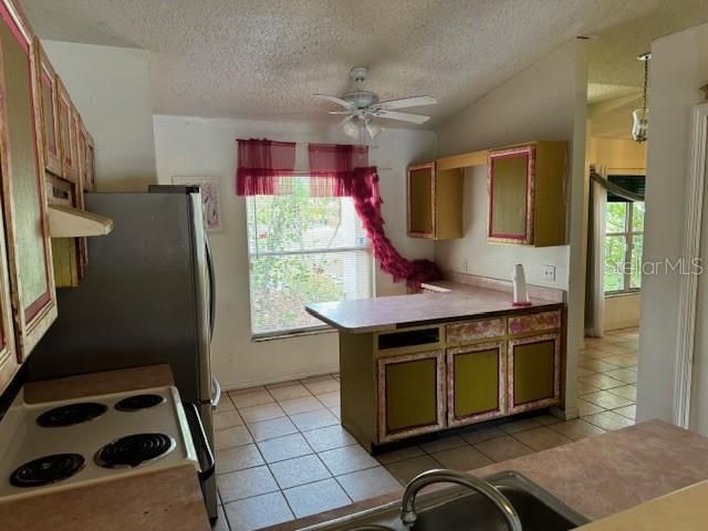 For Sale: $358,900 (3 beds, 2 baths, 1517 Square Feet)