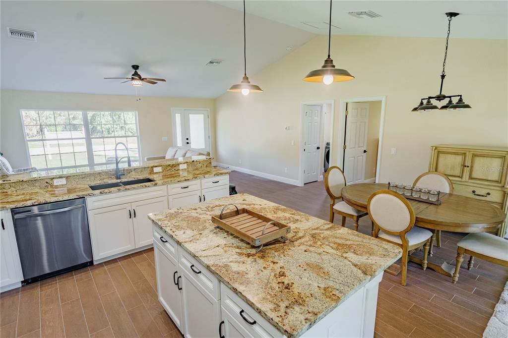 Active With Contract: $349,900 (3 beds, 2 baths, 1623 Square Feet)