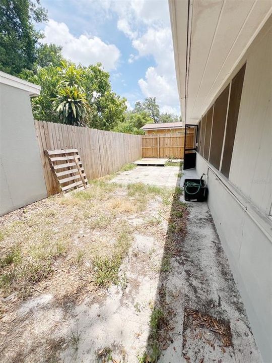 Active With Contract: $1,997 (3 beds, 1 baths, 1560 Square Feet)