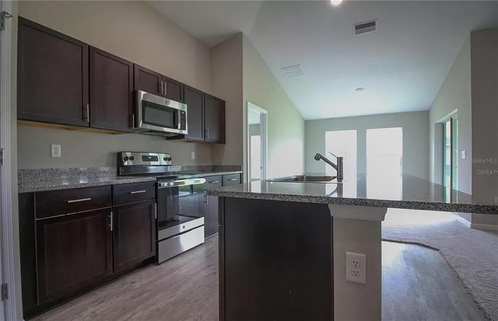For Sale: $389,000 (4 beds, 2 baths, 1904 Square Feet)
