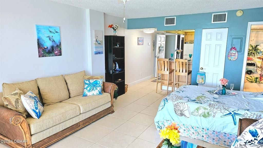 Recently Sold: $239,000 (1 beds, 1 baths, 450 Square Feet)