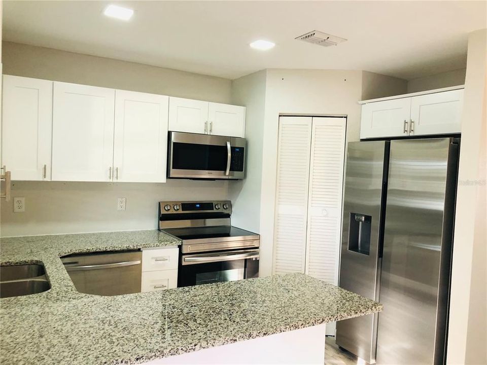For Rent: $1,550 (2 beds, 2 baths, 831 Square Feet)