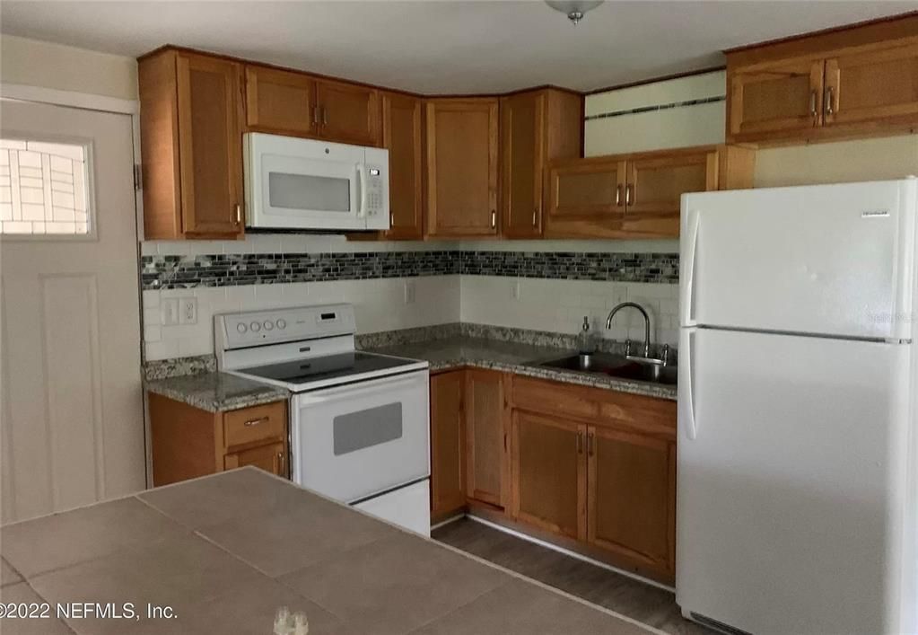 ***Pictures are from prior to owner moving in***