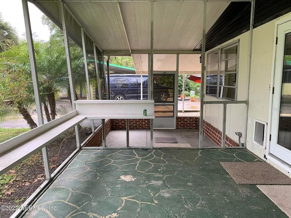 ***Pictures are from prior to owner moving in***