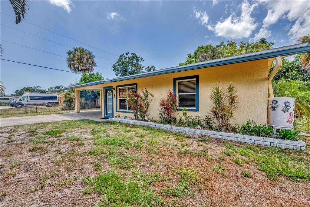 Active With Contract: $239,900 (2 beds, 2 baths, 1201 Square Feet)