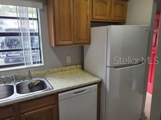 For Sale: $140,000 (2 beds, 1 baths, 960 Square Feet)