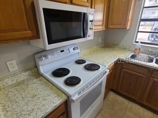 For Sale: $140,000 (2 beds, 1 baths, 960 Square Feet)