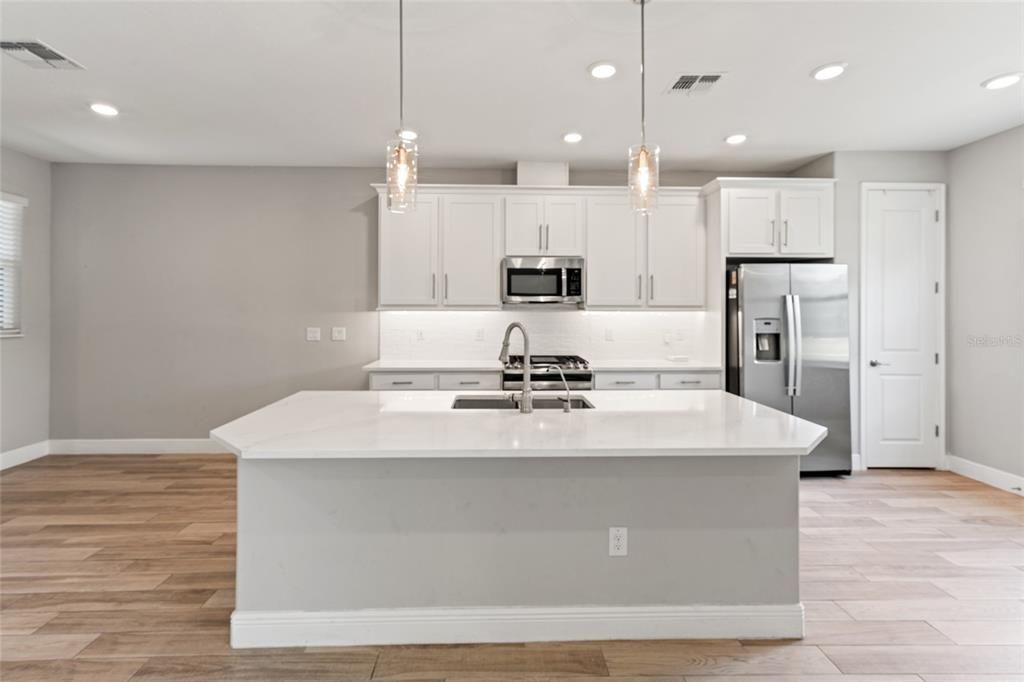 Active With Contract: $2,650 (3 beds, 2 baths, 1827 Square Feet)