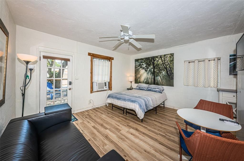 Active With Contract: $449,000 (2 beds, 2 baths, 1088 Square Feet)