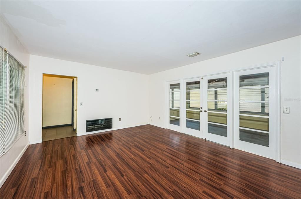 Active With Contract: $449,000 (2 beds, 2 baths, 1088 Square Feet)